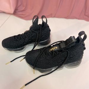 Lebron James basketball shoe